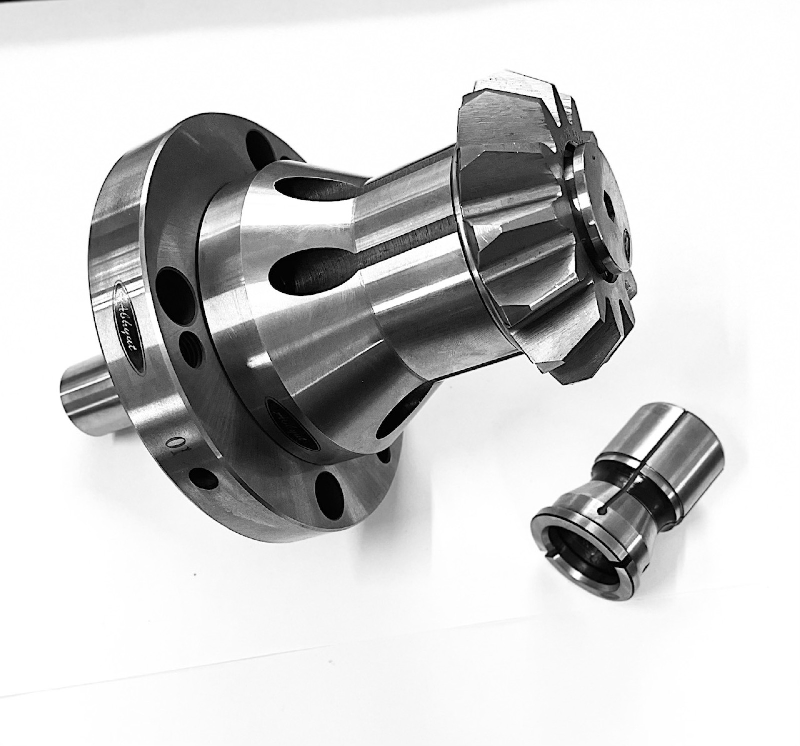 Clamping system for gear hobbing